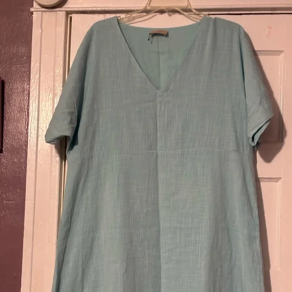 Nomad Soft Blue V-Neck Top - Picture 5 of 11